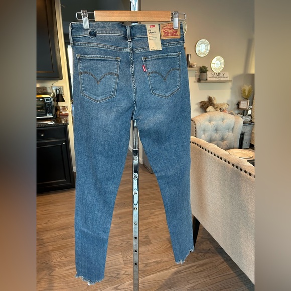 ✨Levi's 711 skinny Distressed Ankle Jeans in Blue - Picture 7 of 13